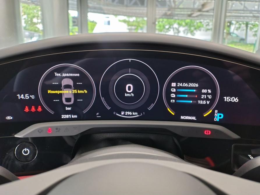 Porsche Taycan I Москва  - изображение 18