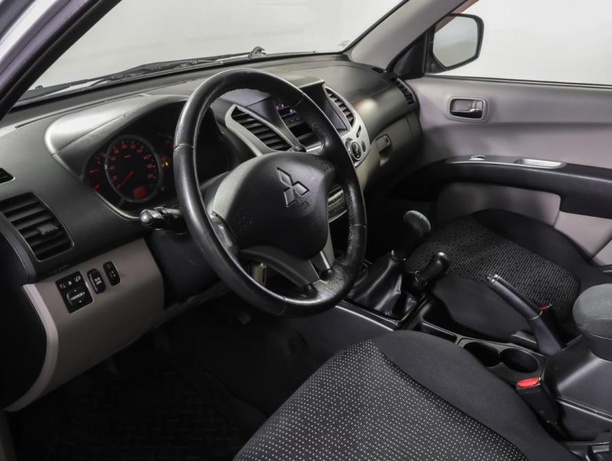 Mitsubishi L200 IV Москва  - изображение 15