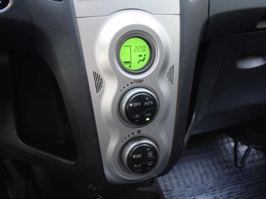 Toyota Yaris II Челябинск  - изображение 13