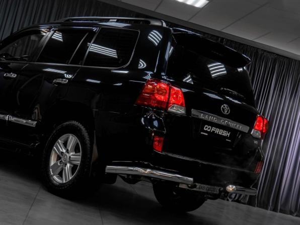 Toyota Land Cruiser 200 Series Рестайлинг 1 с пробегом 2013 года, цена 3 609 000 рублей, 207320 км, внедорожник, Автокод Объявления