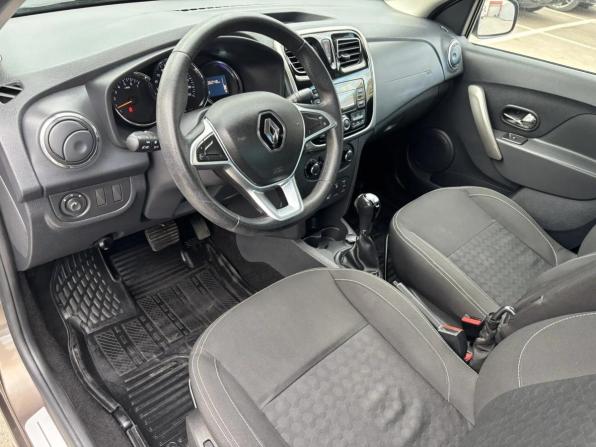 Renault Logan II Рестайлинг с пробегом 2018 года, цена 923 168 рублей, 135920 км, седан, Автокод Объявления