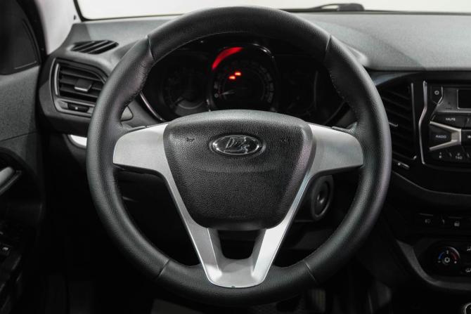 Lada (ВАЗ) Vesta I с пробегом 2017 года, цена 899 000 рублей, 106121 км, седан, Автокод Объявления