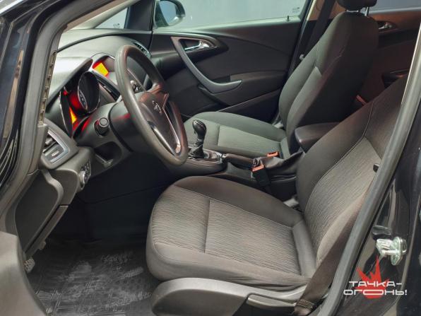 Opel Astra J Рестайлинг с пробегом 2014 года, цена 680 000 рублей, 124000 км, хэтчбек, Автокод Объявления
