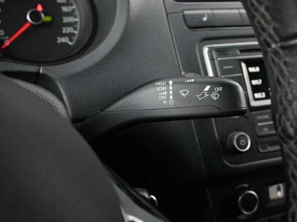 Volkswagen Polo V Рестайлинг с пробегом 2016 года, цена 1 249 000 рублей, 78091 км, седан, Автокод Объявления