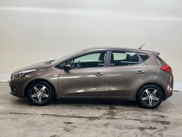 Kia Ceed II с пробегом 2015 года, цена 918 000 рублей, 115562 км, хэтчбек, Автокод Объявления