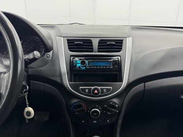 Hyundai Solaris I с пробегом 2012 года, цена 840 000 рублей, 185242 км, седан, Автокод Объявления