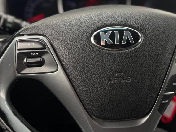 Kia Rio III Рестайлинг с пробегом 2016 года, цена 1 039 000 рублей, 133975 км, хэтчбек, Автокод Объявления