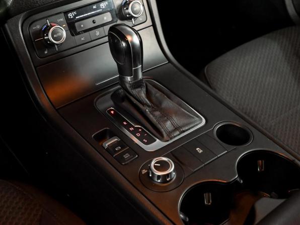 Volkswagen Touareg II с пробегом 2011 года, цена 1 620 000 рублей, 264190 км, внедорожник, Автокод Объявления