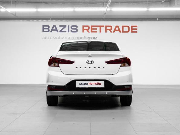 Hyundai Elantra VI (AD) Рестайлинг с пробегом 2019 года, цена 1 575 000 рублей, 153793 км, седан, Автокод Объявления