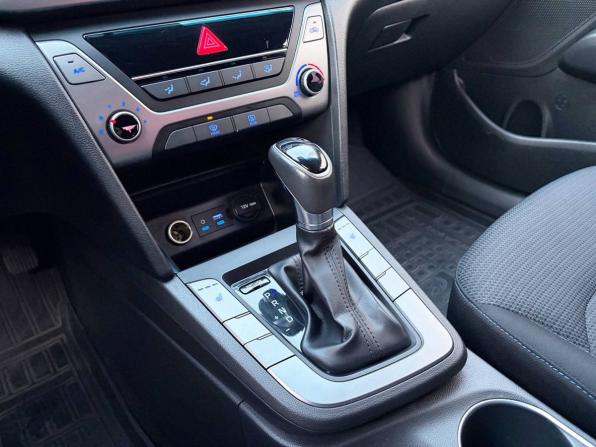 Hyundai Elantra VI (AD) с пробегом 2017 года, цена 1 295 000 рублей, 151000 км, седан, Автокод Объявления