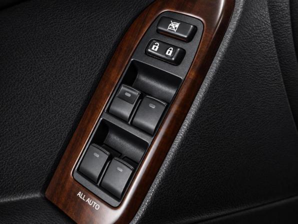 Toyota Land Cruiser Prado 150 Series Рестайлинг 1 с пробегом 2014 года, цена 3 649 000 рублей, 205003 км, внедорожник, Автокод Объявления
