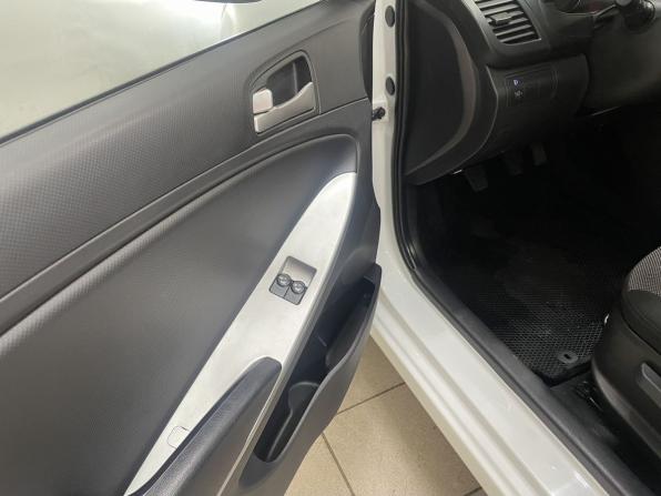 Hyundai Solaris I с пробегом 2013 года, цена 699 000 рублей, 93914 км, хэтчбек, Автокод Объявления