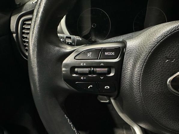 Kia Rio IV Рестайлинг с пробегом 2021 года, цена 1 550 000 рублей, 59865 км, хэтчбек, Автокод Объявления