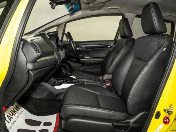 Honda Fit III с пробегом 2016 года, цена 895 000 рублей, 214423 км, хэтчбек, Автокод Объявления