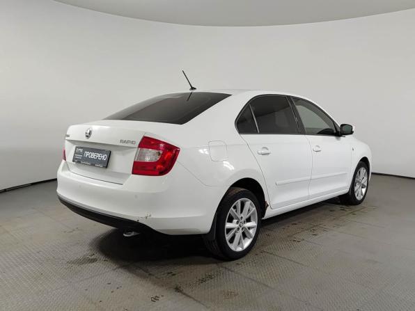 Skoda Rapid I с пробегом 2015 года, цена 848 000 рублей, 214000 км, лифтбек, Автокод Объявления