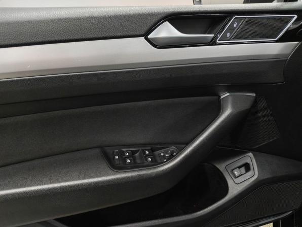Volkswagen Passat B8 с пробегом 2019 года, цена 1 970 000 рублей, 252630 км, универсал, Автокод Объявления