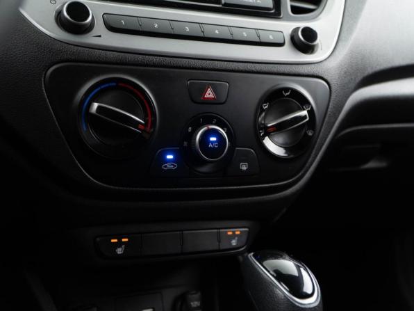 Hyundai Solaris II с пробегом 2018 года, цена 1 373 444 рубля, 91556 км, седан, Автокод Объявления