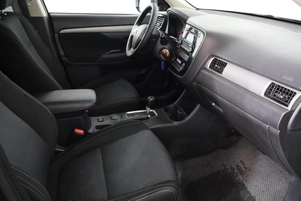 Mitsubishi Outlander III Рестайлинг 2 Санкт-Петербург  - изображение 11