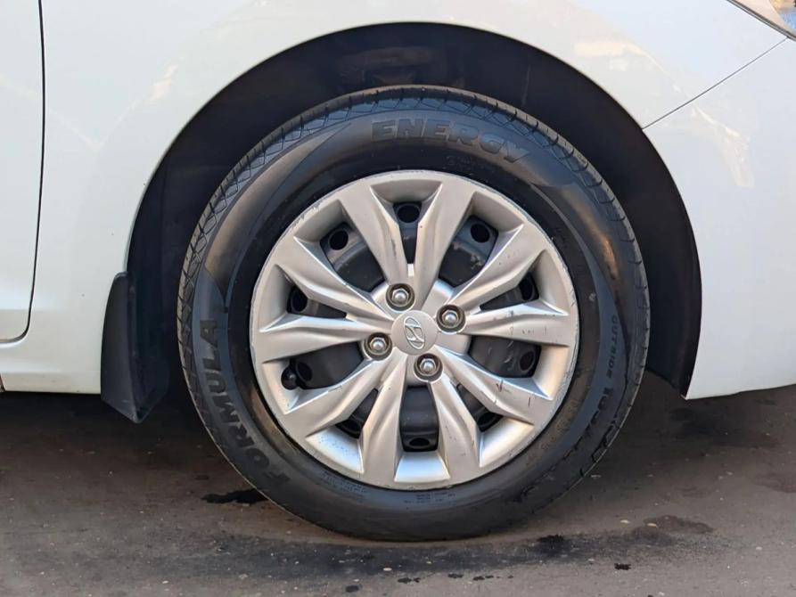 Hyundai Solaris II Москва  - изображение 13
