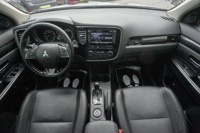 Mitsubishi Outlander III Рестайлинг с пробегом 2015 года, цена 2 335 000 рублей, 188500 км, внедорожник, Автокод Объявления