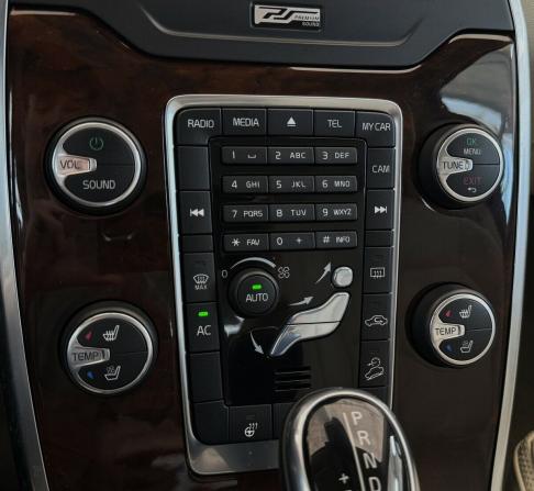 Volvo XC70 II Рестайлинг с пробегом 2013 года, цена 2 677 000 рублей, 99333 км, универсал, Автокод Объявления