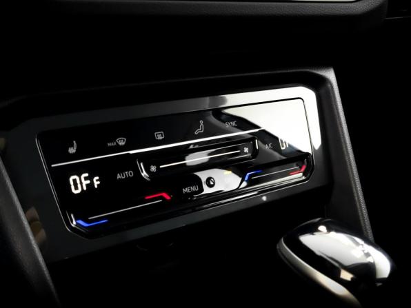 Volkswagen Tiguan II Рестайлинг с пробегом 2021 года, цена 3 650 000 рублей, 62212 км, внедорожник, Автокод Объявления