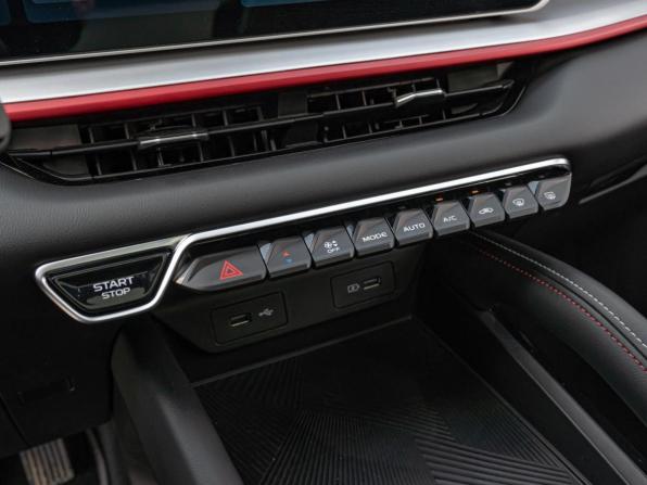 Geely Coolray I Рестайлинг с пробегом 2024 года, цена 2 294 000 рублей, 9480 км, внедорожник, Автокод Объявления