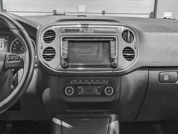Volkswagen Tiguan I Рестайлинг с пробегом 2011 года, цена 998 990 рублей, 230972 км, внедорожник, Автокод Объявления