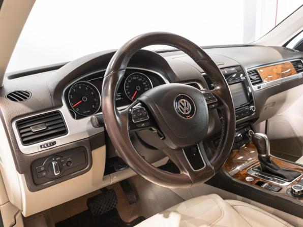 Volkswagen Touareg II с пробегом 2013 года, цена 2 380 000 рублей, 246838 км, внедорожник, Автокод Объявления