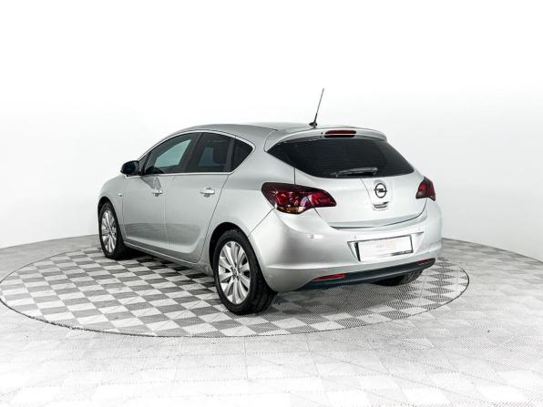 Opel Astra J с пробегом 2011 года, цена 576 800 рублей, 236813 км, хэтчбек, Автокод Объявления
