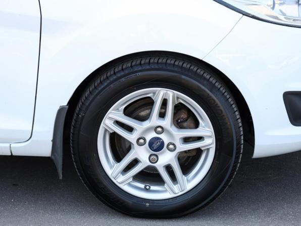 Ford Fiesta Mk6 Рестайлинг с пробегом 2015 года, цена 749 000 рублей, 143900 км, хэтчбек, Автокод Объявления