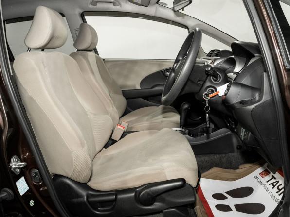Honda Fit II с пробегом 2010 года, цена 799 500 рублей, 98510 км, хэтчбек, Автокод Объявления