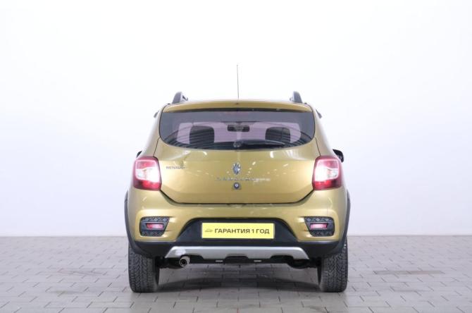 Renault Sandero II с пробегом 2015 года, цена 679 000 рублей, 218536 км, хэтчбек, Автокод Объявления