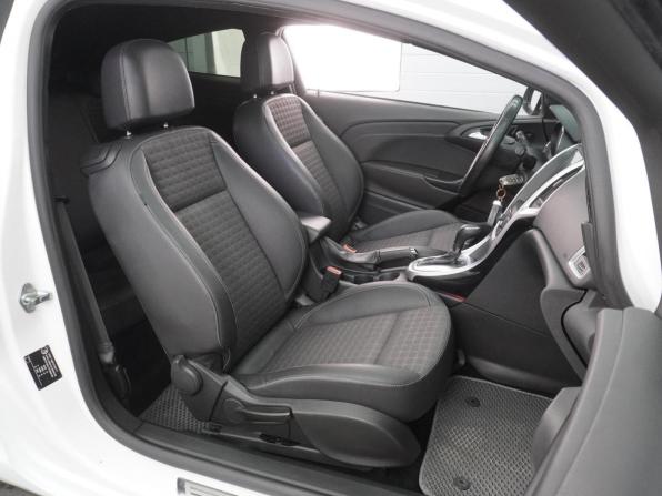 Opel Astra J Рестайлинг с пробегом 2014 года, цена 1 149 000 рублей, 133414 км, хэтчбек, Автокод Объявления