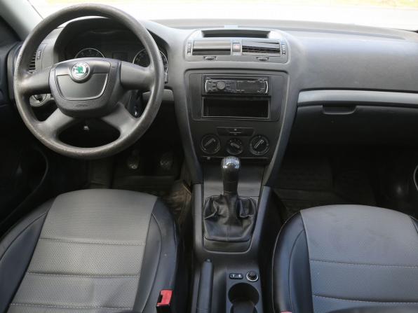 Skoda Octavia II (A5) Рестайлинг с пробегом 2010 года, цена 483 000 рублей, 232821 км, лифтбек, Автокод Объявления