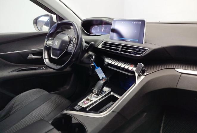 Peugeot 3008 II с пробегом 2018 года, цена 1 750 000 рублей, 120806 км, внедорожник, Автокод Объявления