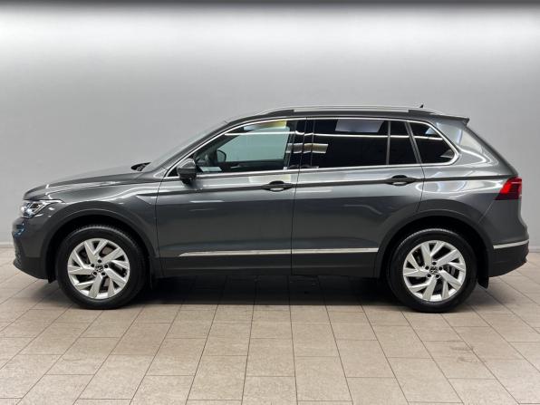 Volkswagen Tiguan II Рестайлинг с пробегом 2021 года, цена 3 747 000 рублей, 46639 км, внедорожник, Автокод Объявления