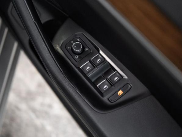 Volkswagen Passat B8 с пробегом 2015 года, цена 1 349 500 рублей, 147629 км, седан, Автокод Объявления