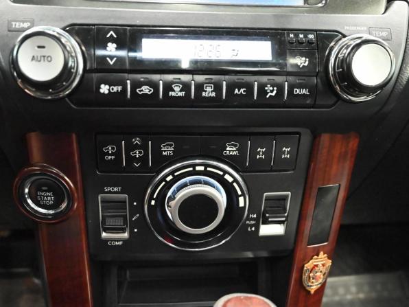 Toyota Land Cruiser Prado 150 Series Рестайлинг 1 с пробегом 2017 года, цена 4 350 000 рублей, 272600 км, внедорожник, Автокод Объявления