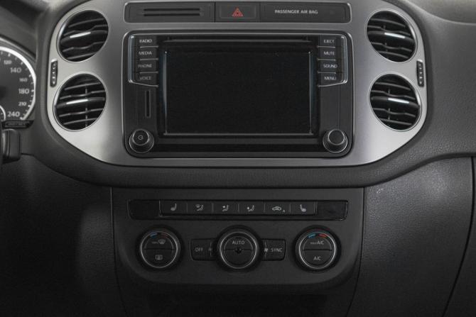 Volkswagen Tiguan I Рестайлинг с пробегом 2016 года, цена 1 649 000 рублей, 157000 км, внедорожник, Автокод Объявления