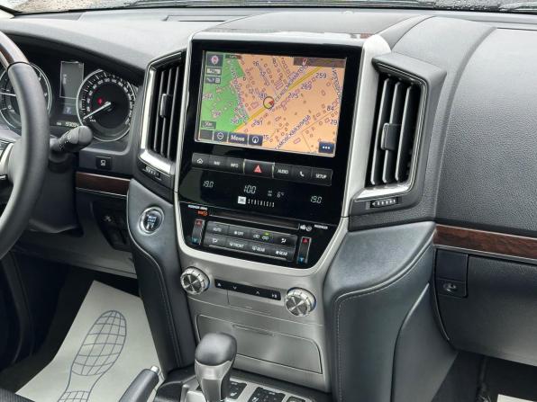 Toyota Land Cruiser 200 Series Рестайлинг 2 с пробегом 2018 года, цена 6 250 000 рублей, 193000 км, внедорожник, Автокод Объявления