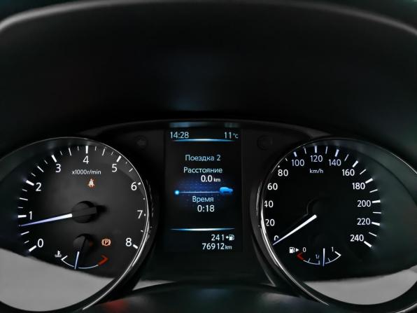 Nissan Qashqai II с пробегом 2015 года, цена 1 699 000 рублей, 76716 км, внедорожник, Автокод Объявления