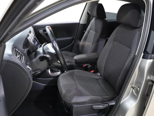 Volkswagen Polo V Рестайлинг с пробегом 2018 года, цена 1 590 000 рублей, 87203 км, седан, Автокод Объявления