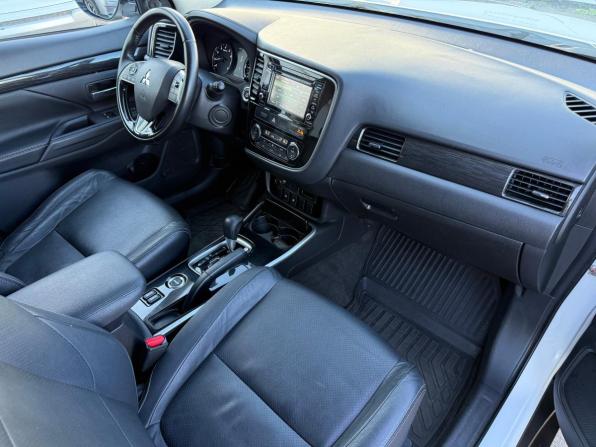 Mitsubishi Outlander III Рестайлинг 2 с пробегом 2017 года, цена 1 790 000 рублей, 154000 км, внедорожник, Автокод Объявления