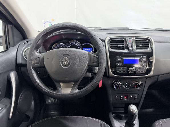 Renault Sandero II с пробегом 2015 года, цена 690 000 рублей, 227696 км, хэтчбек, Автокод Объявления