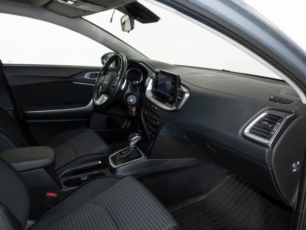 Kia Ceed III Рестайлинг с пробегом 2022 года, цена 2 297 000 рублей, 57643 км, универсал, Автокод Объявления