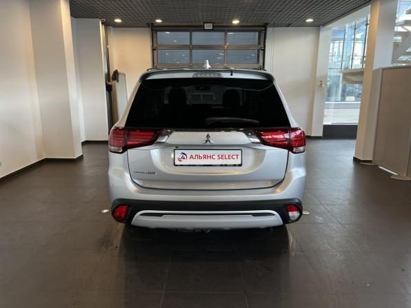 Mitsubishi Outlander III Рестайлинг 3 с пробегом 2021 года, цена 2 740 000 рублей, 36650 км, внедорожник, Автокод Объявления