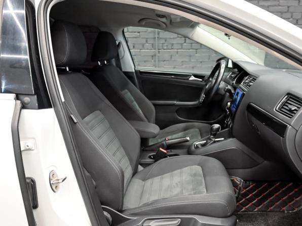 Volkswagen Jetta VI Рестайлинг с пробегом 2016 года, цена 1 470 000 рублей, 84130 км, седан, Автокод Объявления