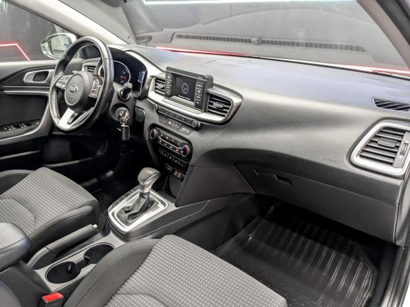 Kia Ceed III с пробегом 2018 года, цена 1 850 000 рублей, 34524 км, хэтчбек, Автокод Объявления
