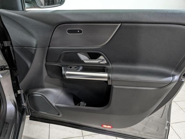 Mercedes-Benz GLA II (H247) с пробегом 2021 года, цена 3 600 000 рублей, 93106 км, внедорожник, Автокод Объявления